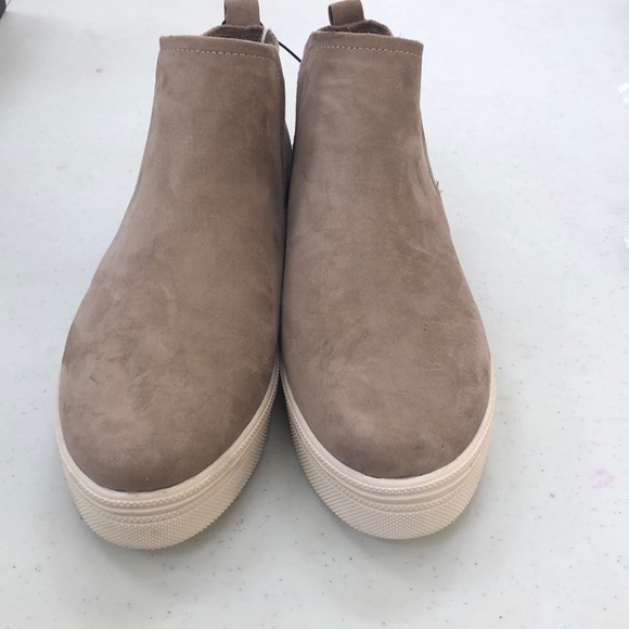 NWT booties. Tan suede - Picture 2 of 4